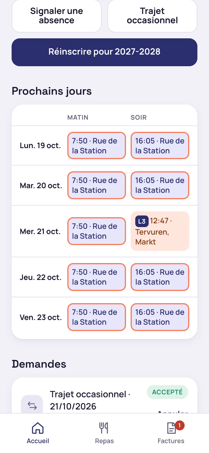 Prochains jours de l'enfant avec l'arrêt de remplacement et un trajet occasionnel